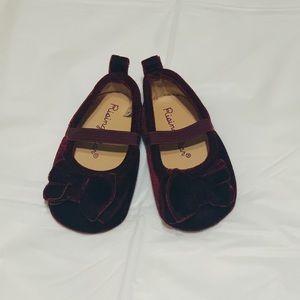 Baby shoe for dress brand Rising Star size 6/9 M